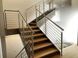 Pemasangan Railing Balkon Kaca, Villa di Canggu thumbnail 1